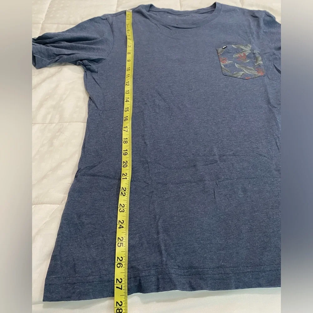 Travis Mathew Men's Navy Pocket T-Shirt with floral  Detail - Picture 5 of 5